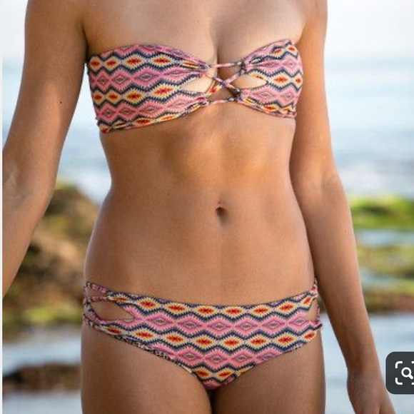 Sold acacia swimwear lumahai top in Navajo - S - Picture 2 of 6